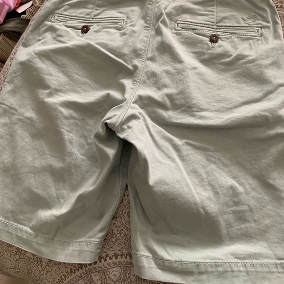 Young mens shorts - Picture 3 of 5